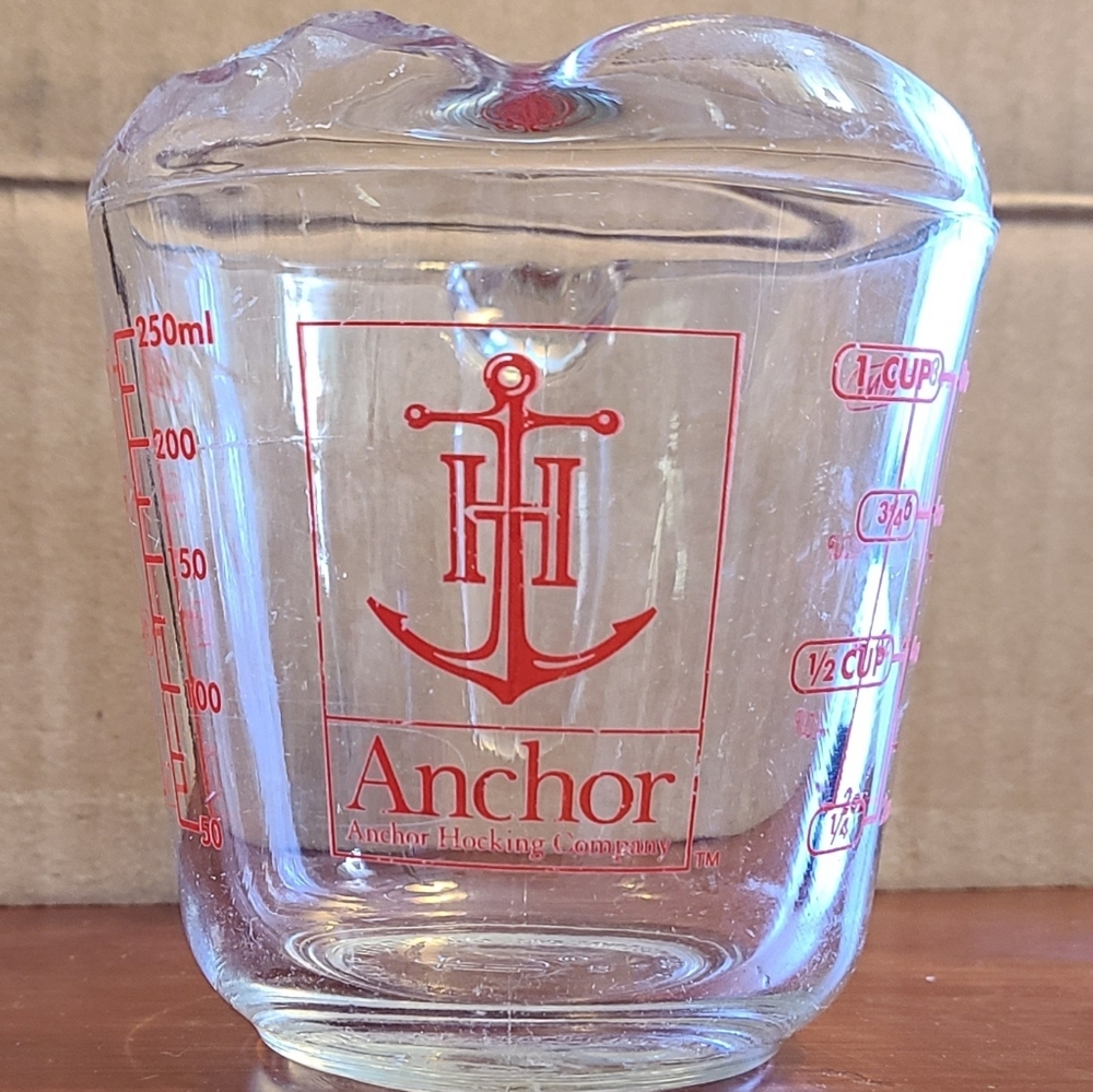 Red Anchor Hocking 8 oz Glass Measuring